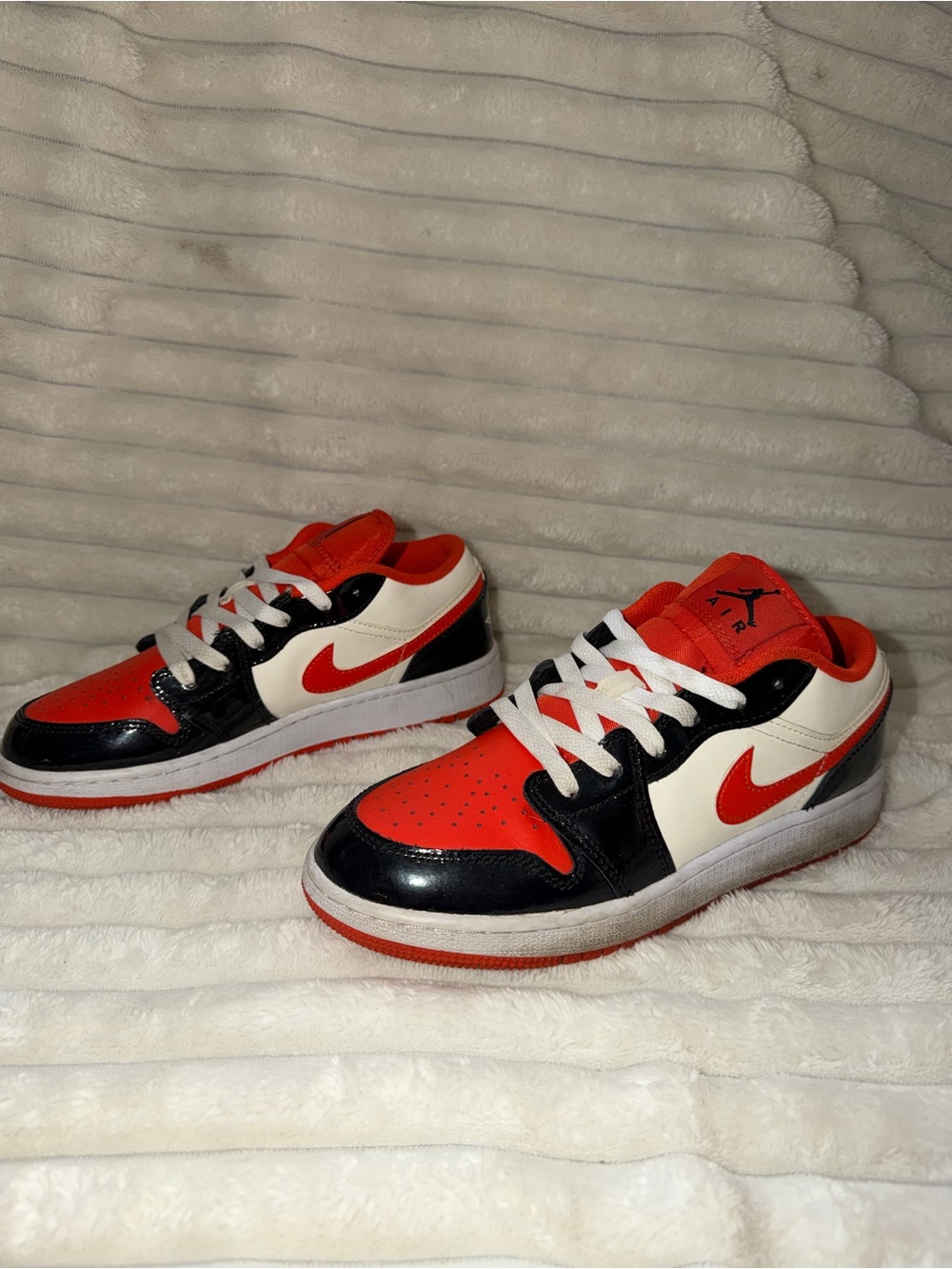 Air Jordan 1 Halloween Edition - Picture 4 of 6